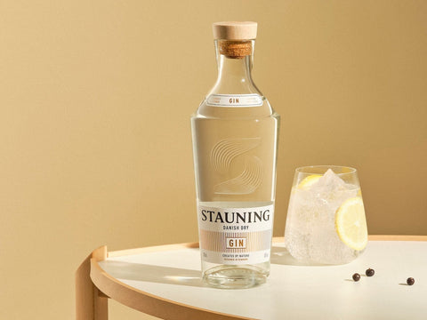 
                          Load image into Gallery viewer, Stauning Whisky Gin Stauning GIN
                      