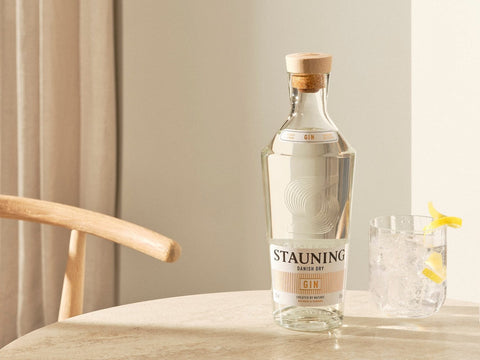 
                          Load image into Gallery viewer, Stauning Whisky Gin Stauning GIN
                      