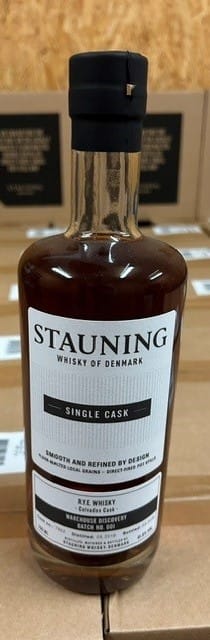 
                          Load image into Gallery viewer, Stauning Whisky Warehouse discovery batch 001
                      