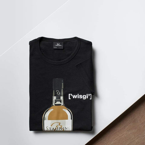 
                          Load image into Gallery viewer, Stauning Whisky T-shirt - KAOS - Black
                      